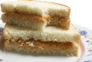 10 Cosas "sanas" que no lo son: Mantequilla de cacahuete baja en grasa