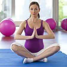 src="https://goigu.com/wp-content/uploads/2014/03/yoga.jpg" alt="yoga en el embarazo" />
